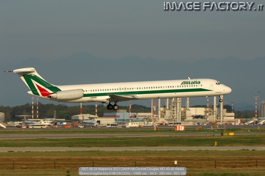 2007-08-24 Malpensa 202 I-DAWH McDonnell Douglas MD-80-90 Alitalia